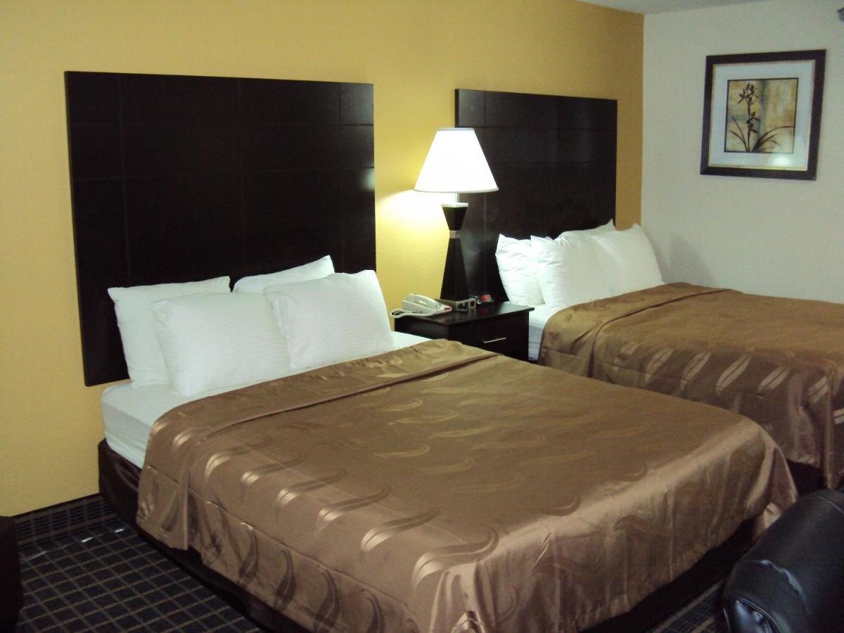 Quality Inn Carbondale University Area Екстериор снимка