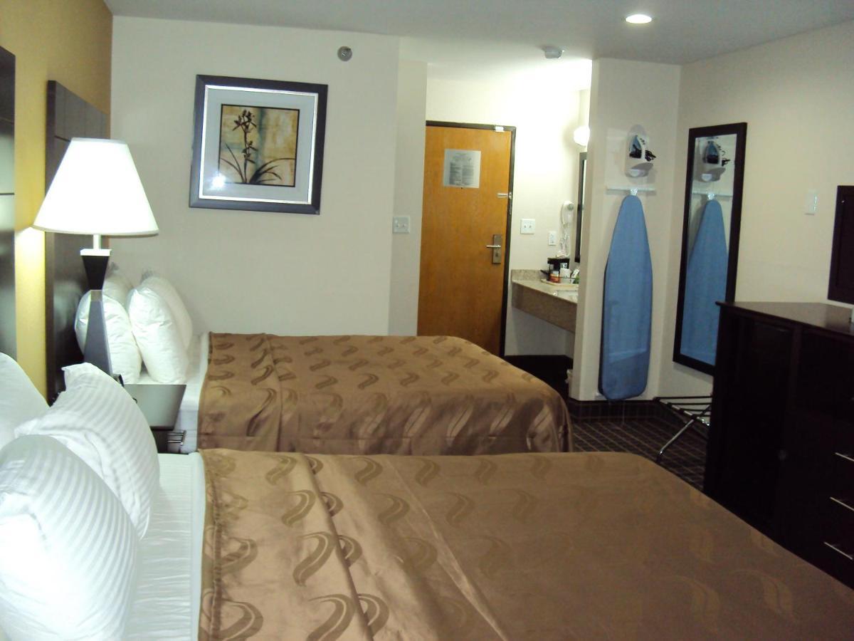 Quality Inn Carbondale University Area Екстериор снимка
