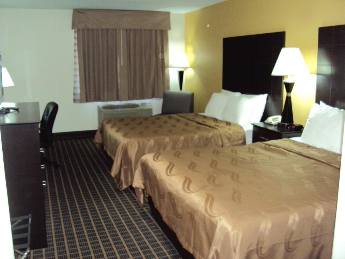 Quality Inn Carbondale University Area Екстериор снимка