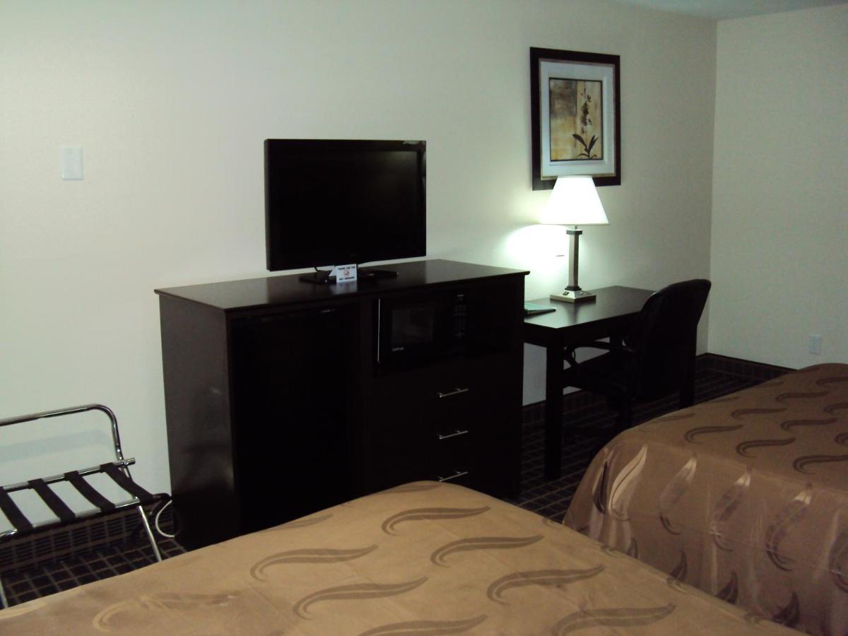 Quality Inn Carbondale University Area Екстериор снимка
