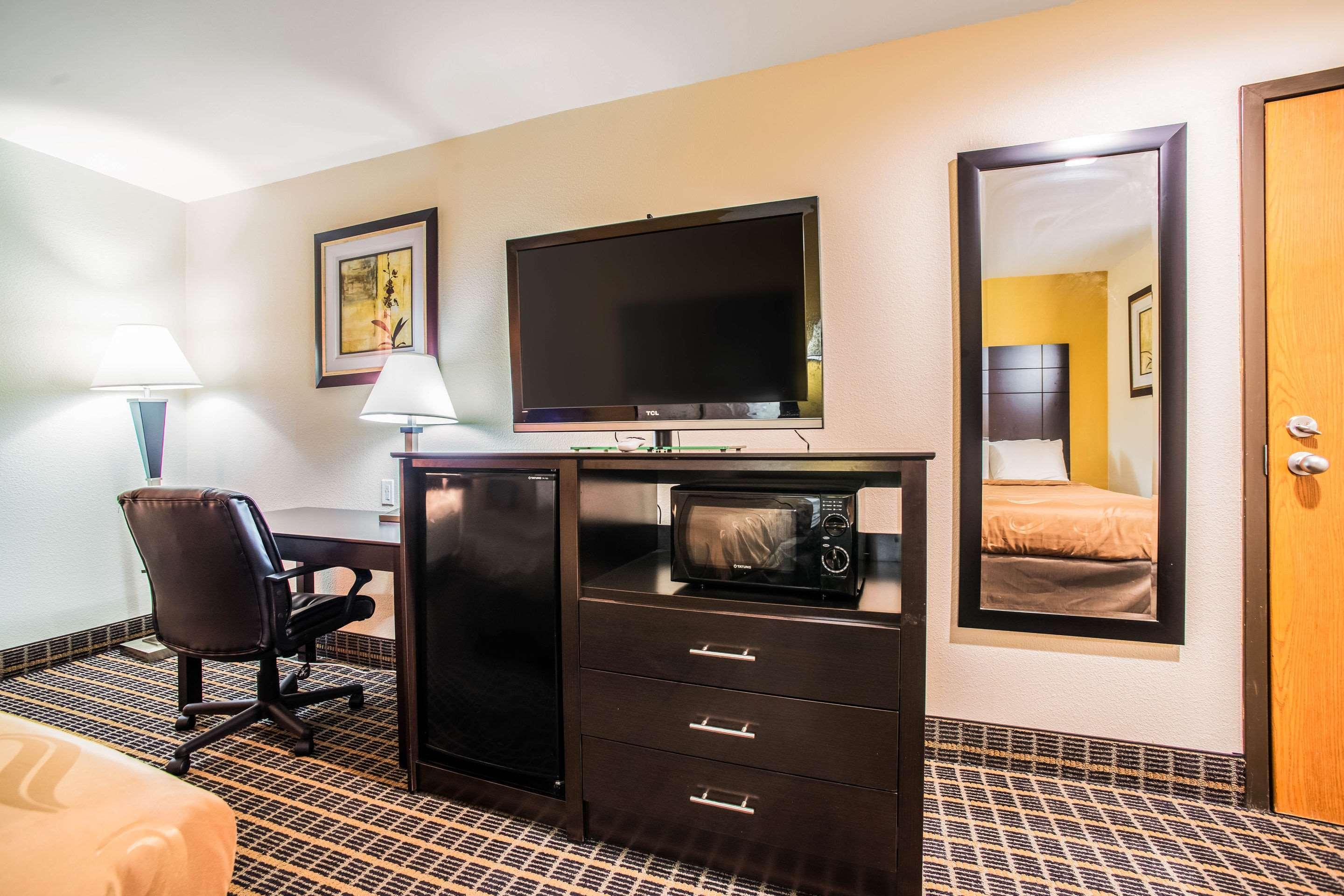 Quality Inn Carbondale University Area Екстериор снимка