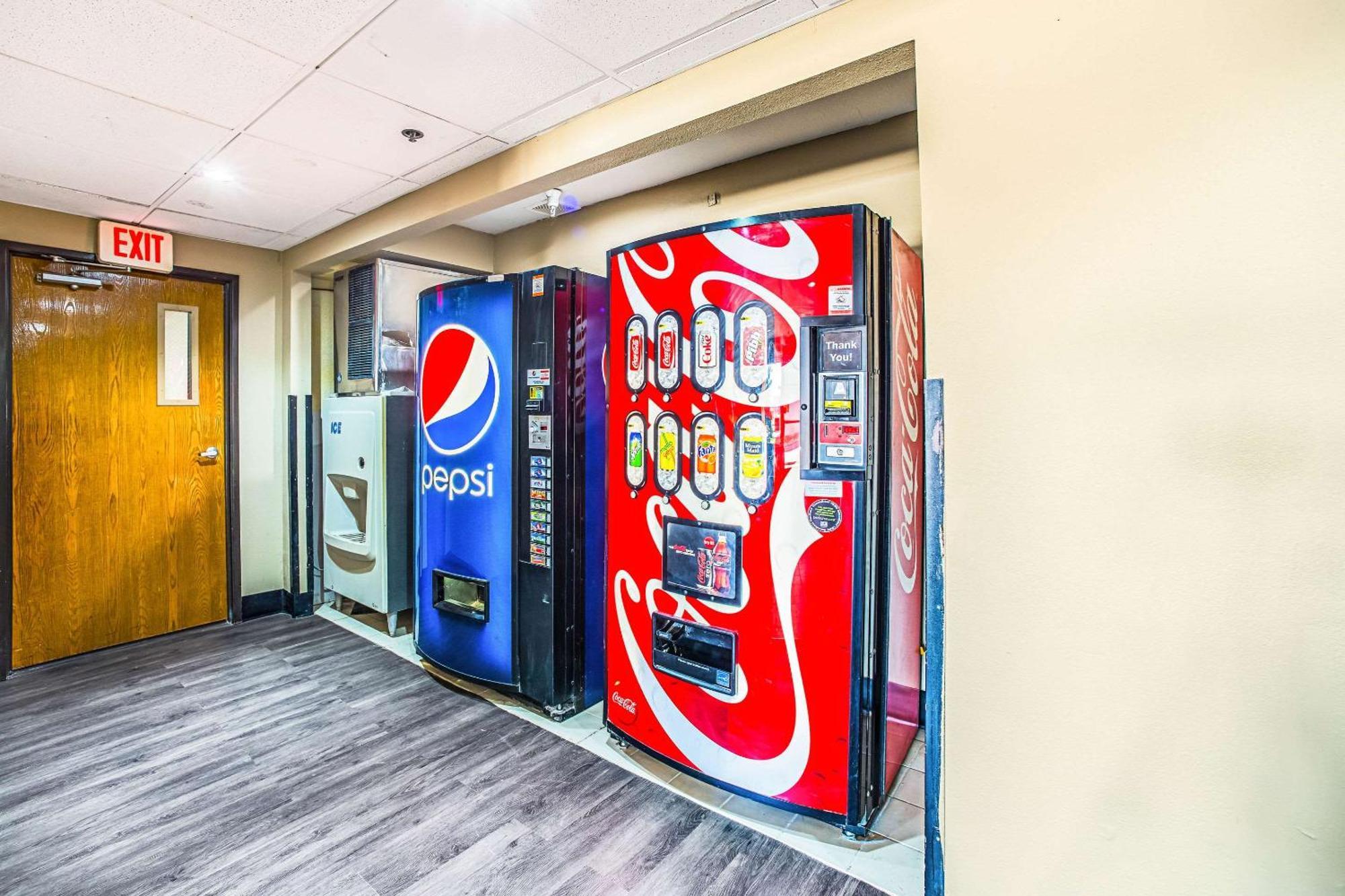 Quality Inn Carbondale University Area Екстериор снимка