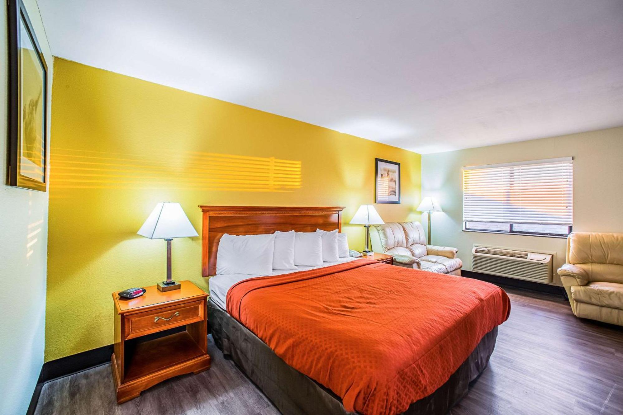 Quality Inn Carbondale University Area Екстериор снимка