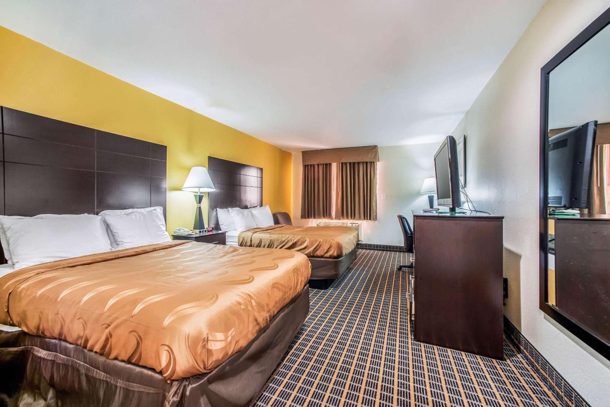 Quality Inn Carbondale University Area Екстериор снимка