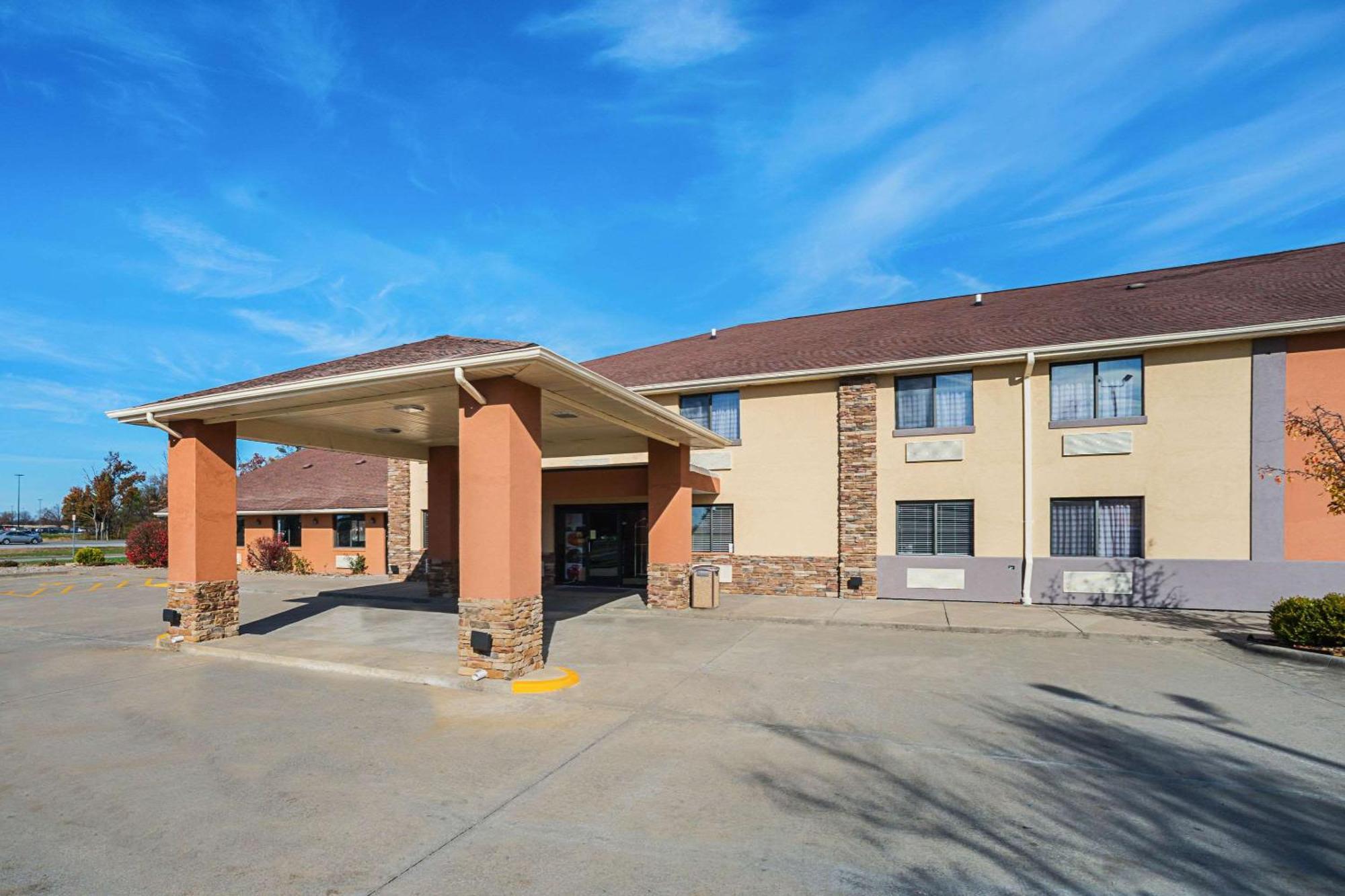 Quality Inn Carbondale University Area Екстериор снимка