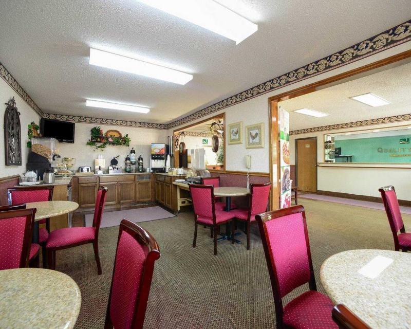 Quality Inn Carbondale University Area Екстериор снимка