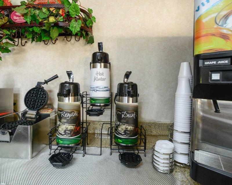Quality Inn Carbondale University Area Екстериор снимка