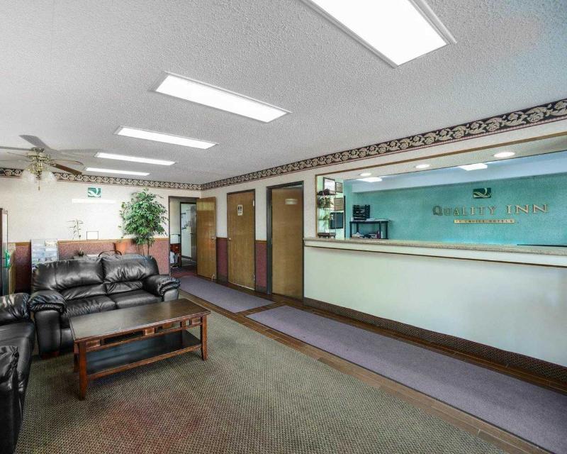 Quality Inn Carbondale University Area Екстериор снимка