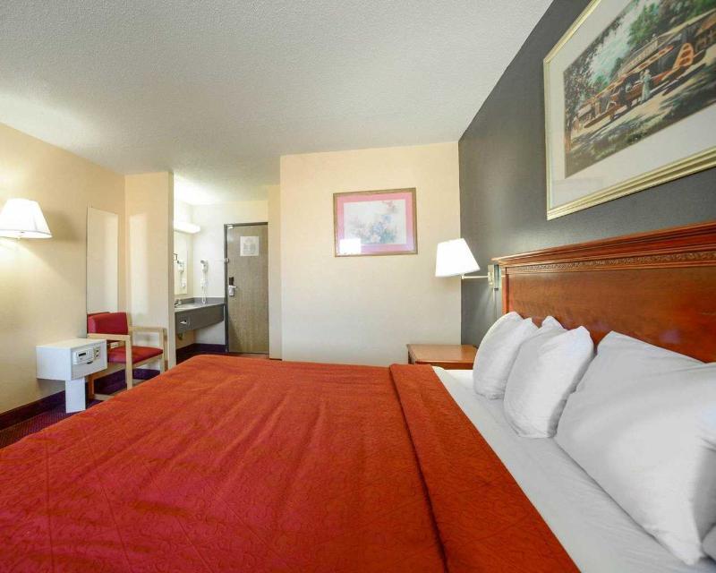 Quality Inn Carbondale University Area Екстериор снимка